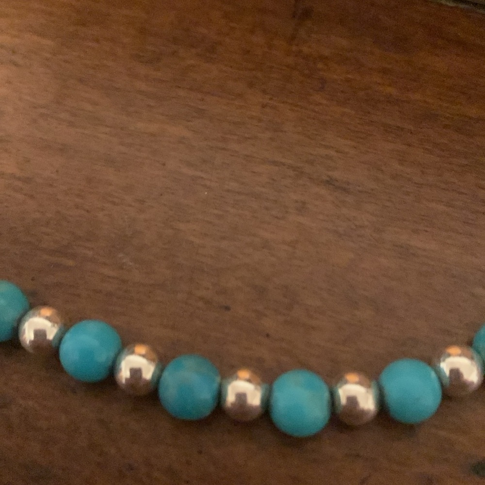 Turquoise n silver beaded necklace - Picture 2 of 5